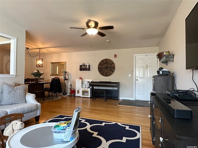 Building Photo - 249 Fair Harbor Dr
