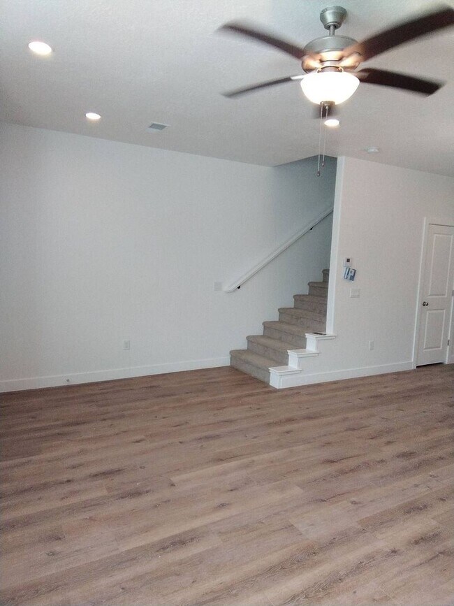 Foto del edificio - Brand New Townhome!