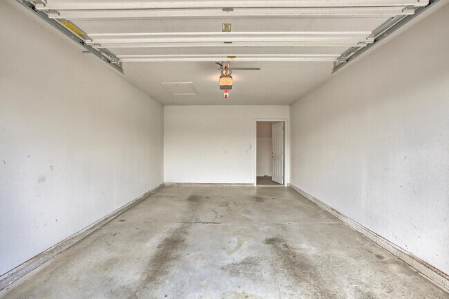 Fotografía del edificio - 703 N Prairie View Rd