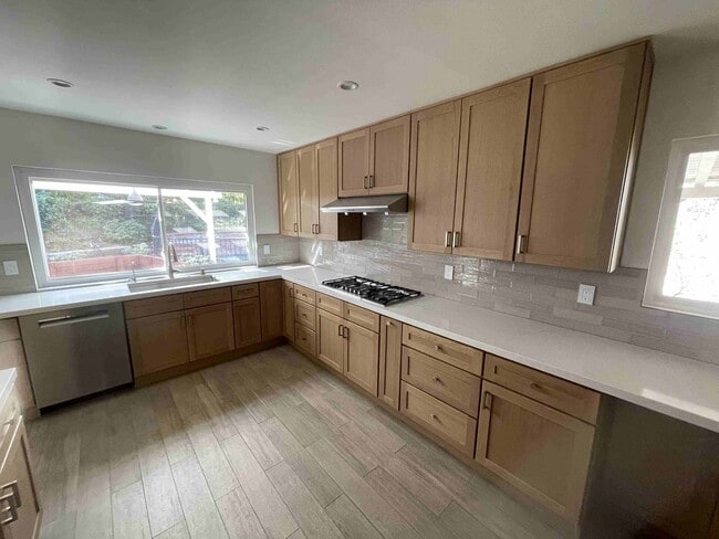 Building Photo - GRANADA HILLS POOL HOME WITH VIEW!