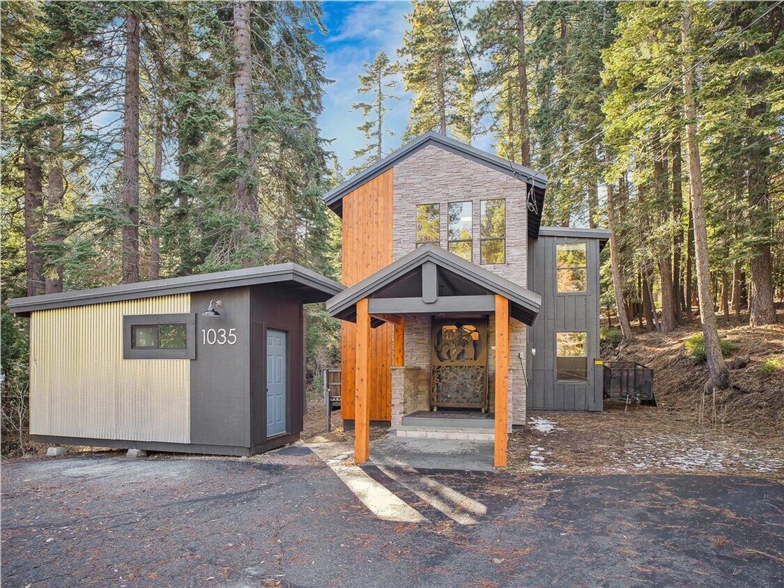 Primary Photo - Tahoe City Four Bedroom House- Ski Lease