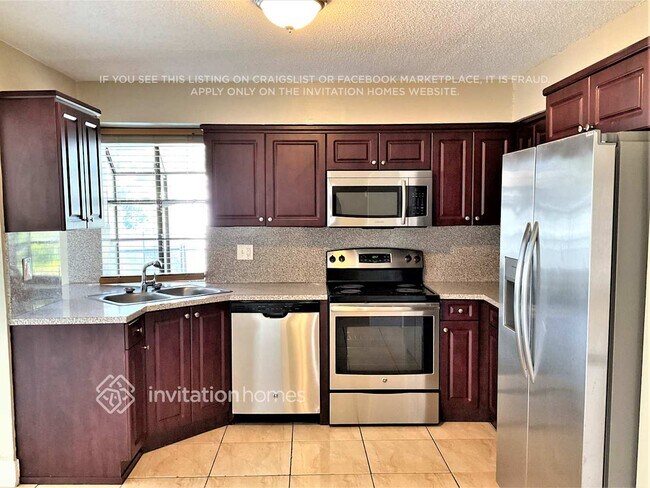 Foto del edificio - 225 NW 78th Terrace