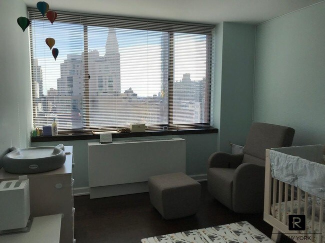 Building Photo - 77 West 24th Street