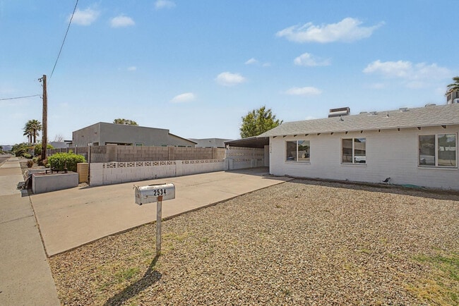 Building Photo - 2534 N 28th St
