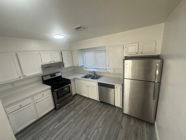 Foto del edificio - 6945 Mendon Ln
