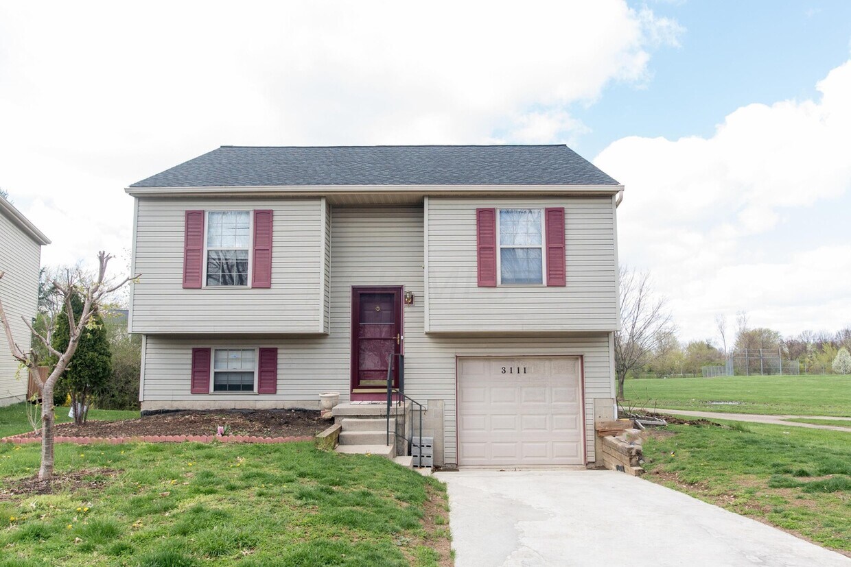 Primary Photo - 3111 Overton Way