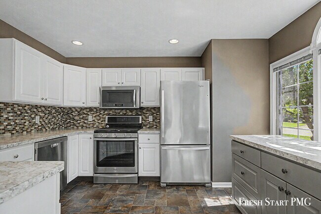 Foto del edificio - 2107 Blue Bell Way