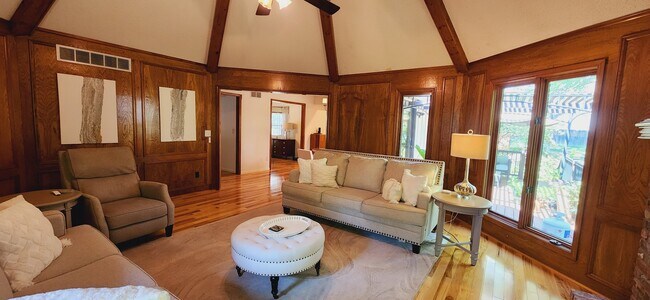 Foto del edificio - 7961 Alden St