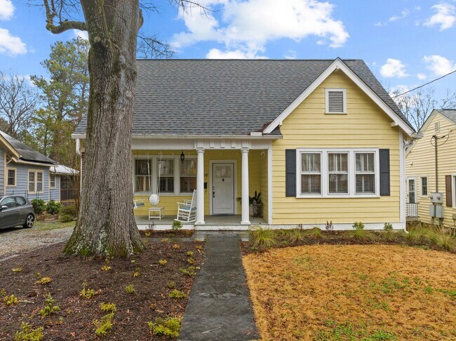 Building Photo - Vintage charm with Updated Amenities - Gor...