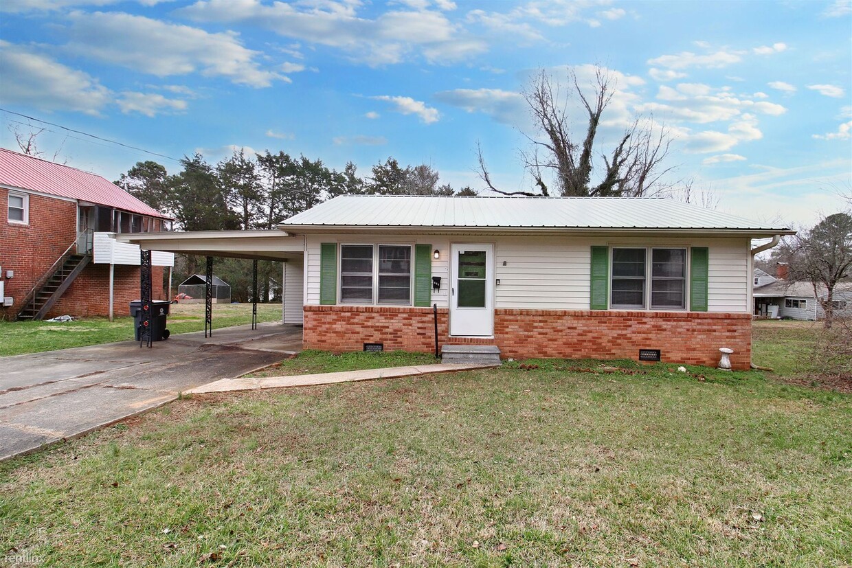 Primary Photo - 2 br, 1 bath House - 606 E Cardinal St