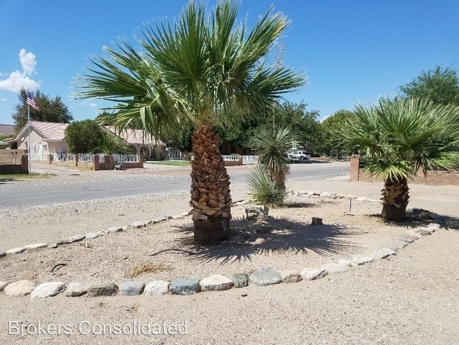 Building Photo - 2 br, 2 bath House - 90 S Second West St.