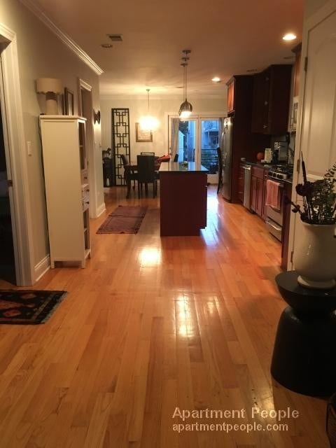 Building Photo - 3 BED 3 BATH DUPLEX DOG FRIENDLY LOGAN SQUARE