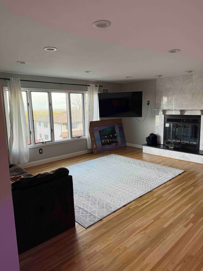 Foto del edificio - 251 Silleck St