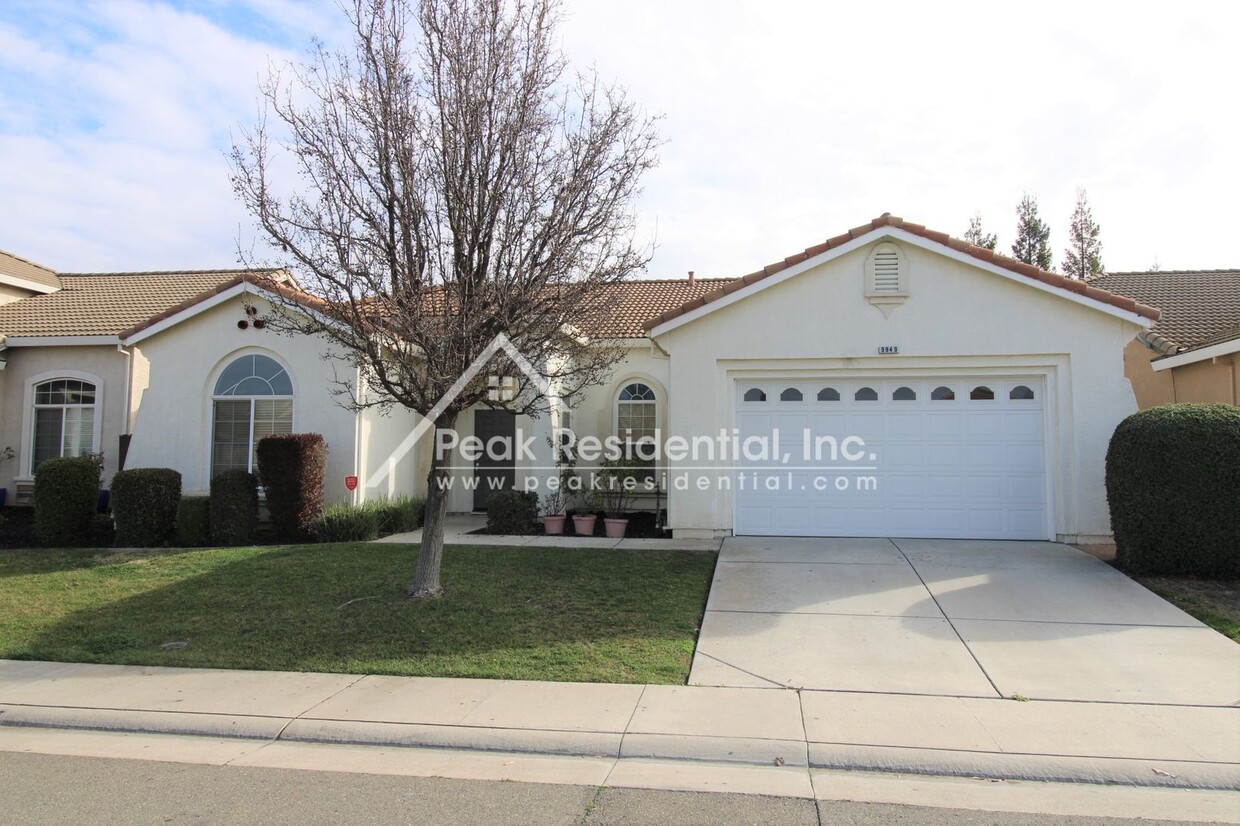 Foto principal - Spacious 4bd/3ba Elk Grove Home near Frank...