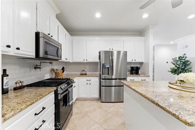 Building Photo - 49880 Bates Dr