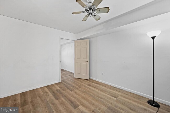 Building Photo - 10849 Academy Rd