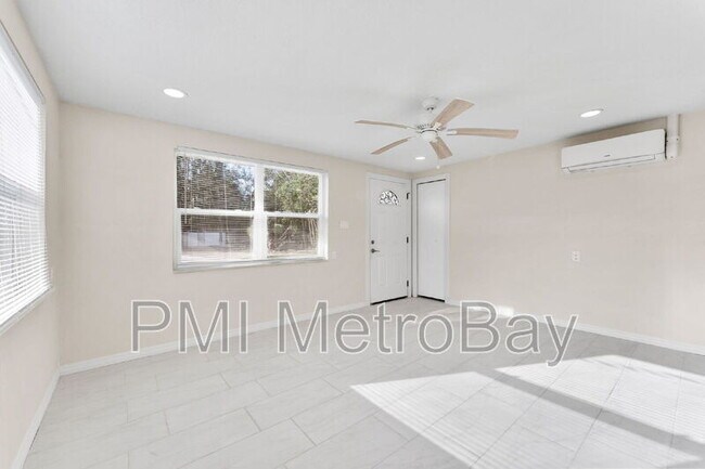 Building Photo - 5117 Mallett Dr