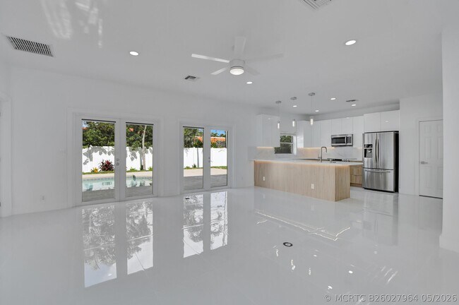 Foto del edificio - 237 NW 7th St