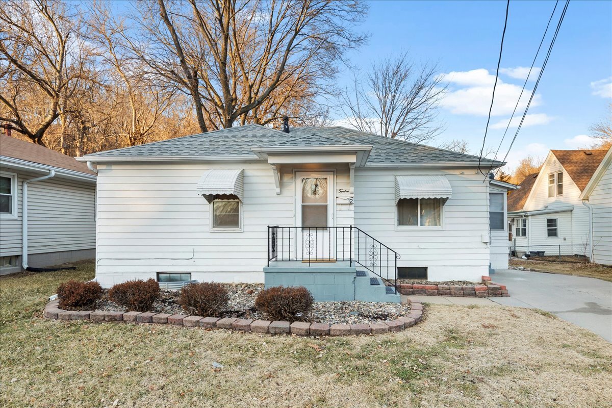 Primary Photo - 12 15th Ave