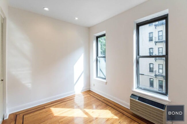 Building Photo - 330 E 93rd St