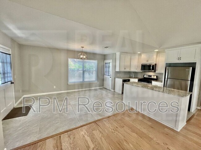 Foto del edificio - 928 NE 17th St