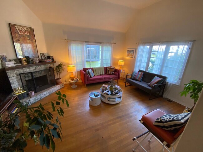 Foto del edificio - 2401 Lake View Ave