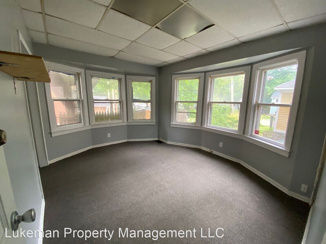 Primary Photo - 7 br, 3 bath House - 407 Oak St
