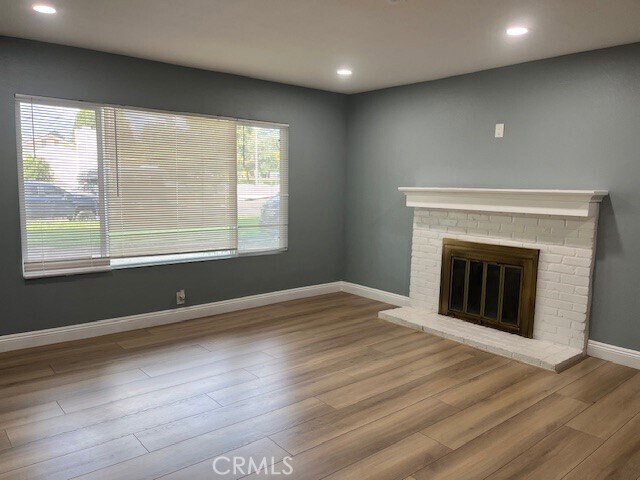 Foto del edificio - 2045 S Cypress Ave