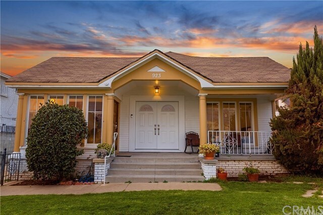 Primary Photo - 923 N Heliotrope Dr