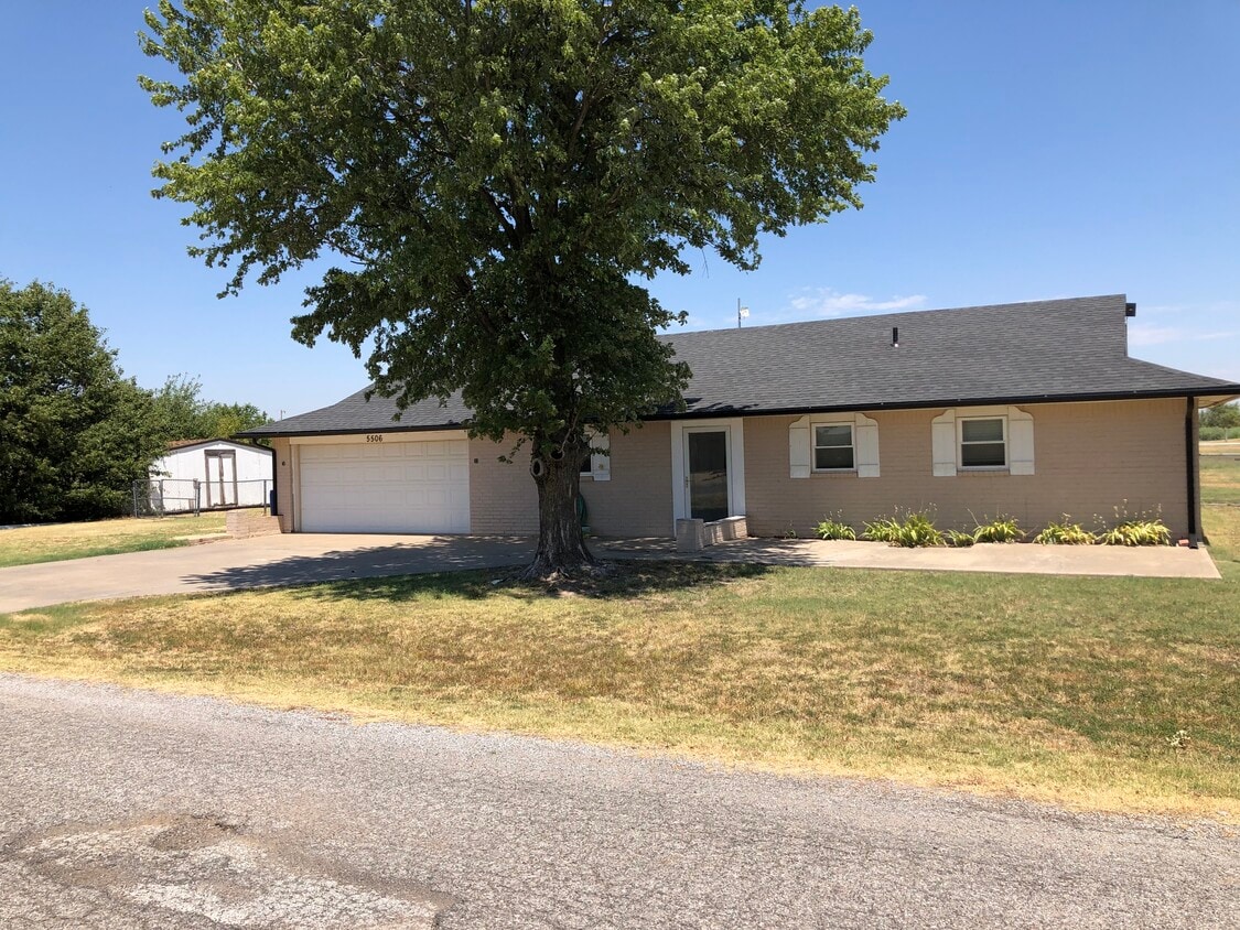 5506 Clark Dr, Enid, OK 73703 House Rental in Enid, OK