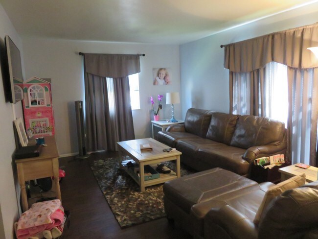 Living Room - 10069 Puttington Dr