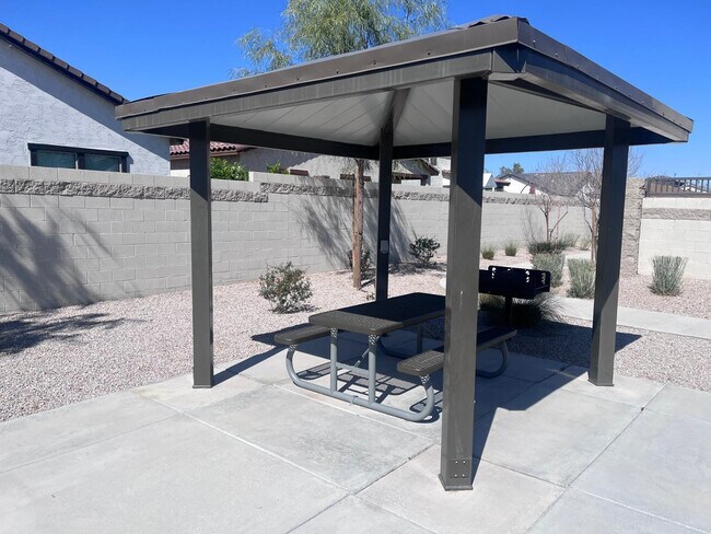 Foto del edificio - 27425 N 30th Ln