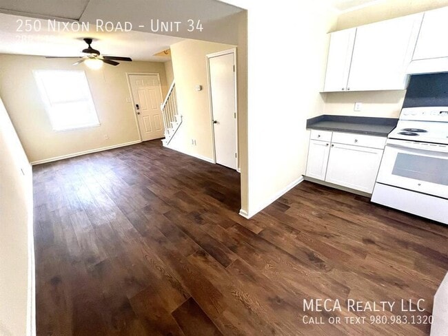 Foto del edificio - 250 Nixon Rd