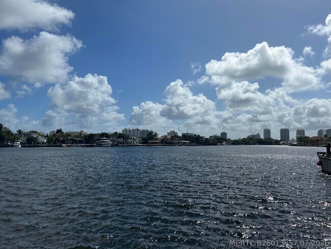 Foto del edificio - 704 NE 20th Ave