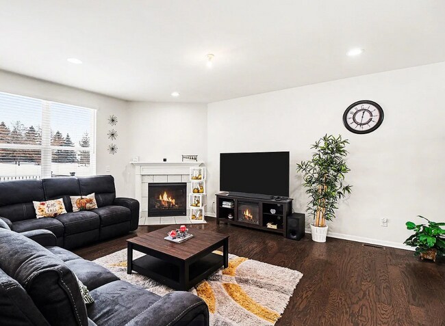 Foto del edificio - 49772 Shoreline Dr