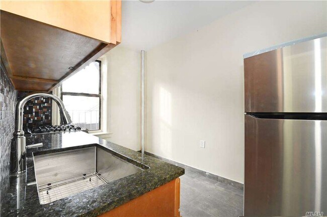Building Photo - 88-40 144th St
