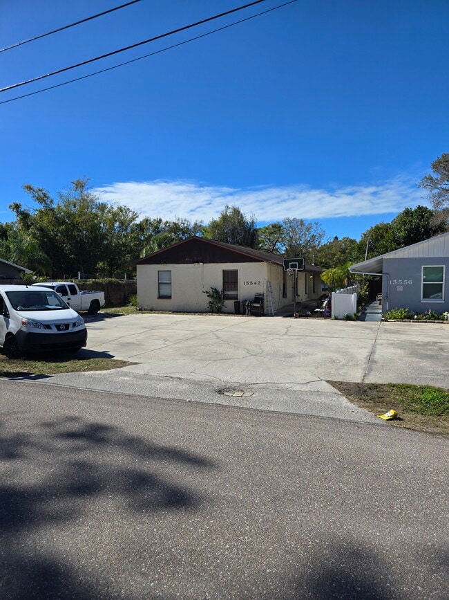 Building Photo - 15542 Verona Ave