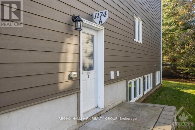 Building Photo - 1174 RUSSELL Rd