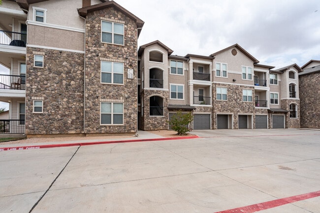 Foto del edificio - Tradewinds Apartments