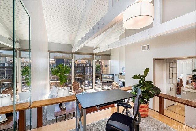 Building Photo - 8332 Marina Pacifica Dr N