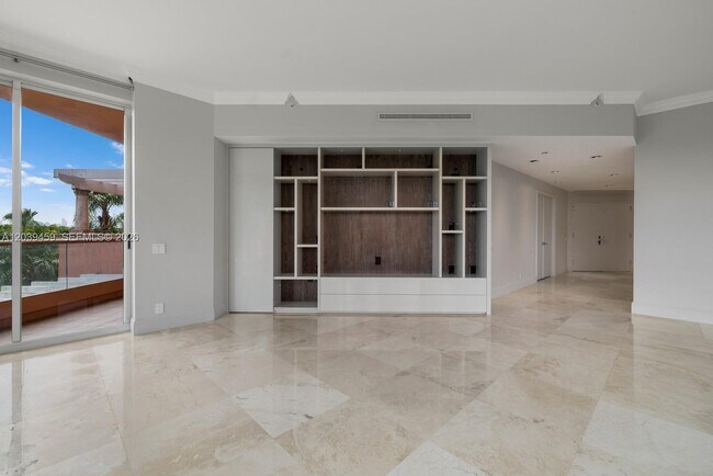 Foto del edificio - 10 Edgewater Dr