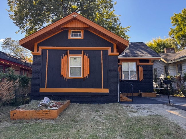 Photo - 1629 Netherwood Ave House