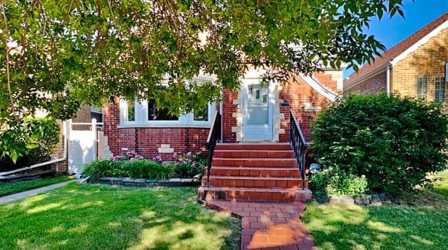 Building Photo - 3110 N Austin Ave