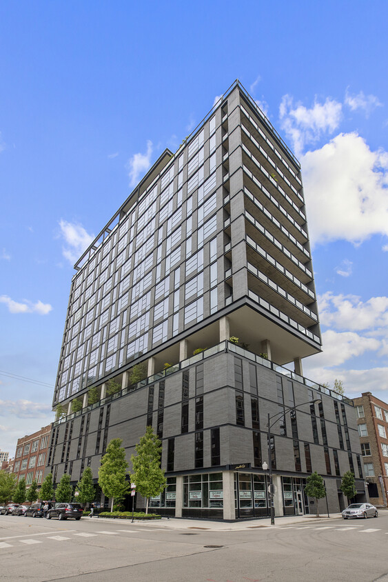 Primary Photo - 400 W Huron St