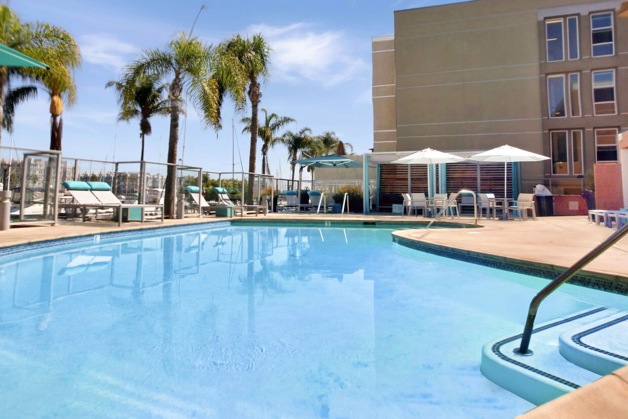 Harborside Marina Bay Apartments Apartments 14015 W Tahiti Way Marina