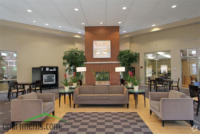 Casa club - Renaissance III