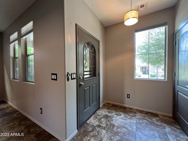 Building Photo - 4364 E Rosemonte Dr