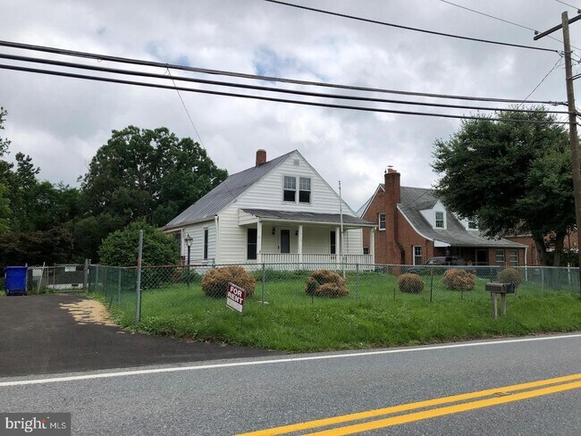 Building Photo - 13773 Travilah Rd