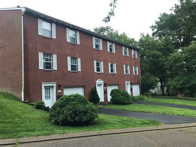 Foto del edificio - 921 Guyasuta Ln
