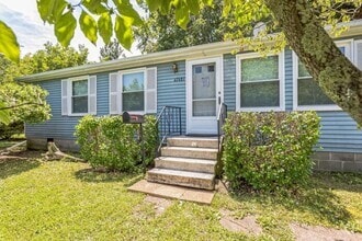 Building Photo - 47481 Southampton Dr